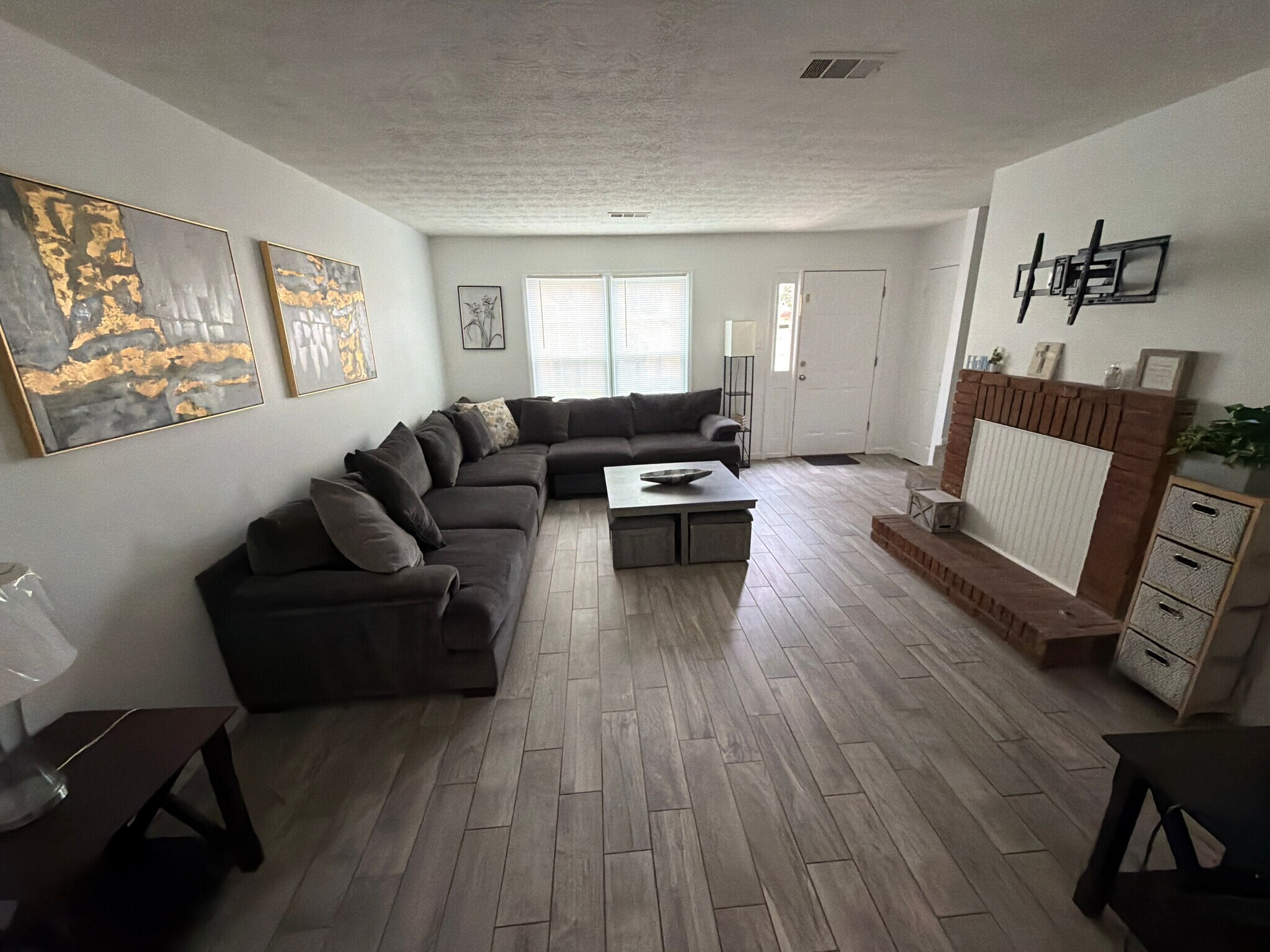 Building Photo - Room in Townhome on Mill Creek Pl