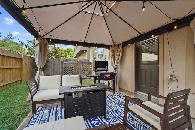 Building Photo - 10605 Enclave Springs Ct