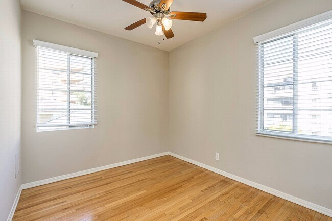 Building Photo - Walking distance to UCLA!