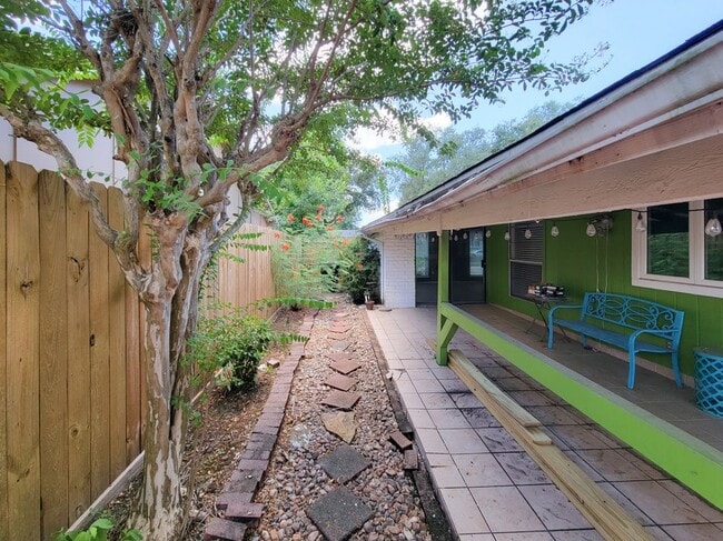 Building Photo - 16914 Judyleigh Dr