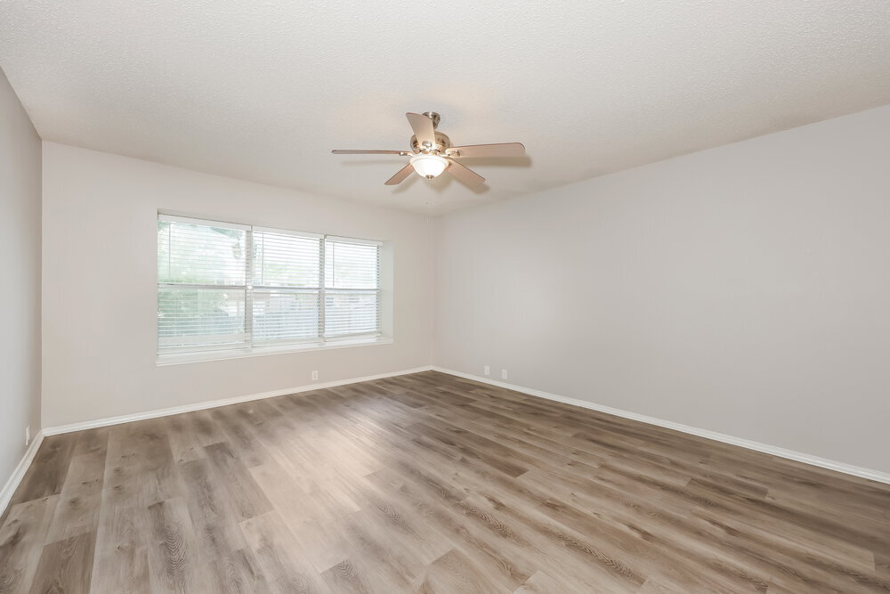 Building Photo - 833 Lariat Dr