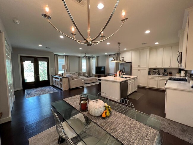 Building Photo - 8618 Valley Song Dr