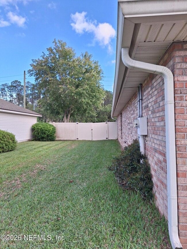 Building Photo - 513 White Jasmine Way