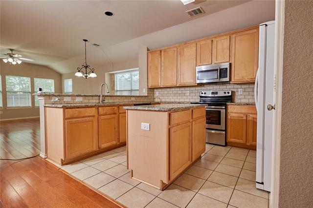 Building Photo - 4616 Brighton Dr