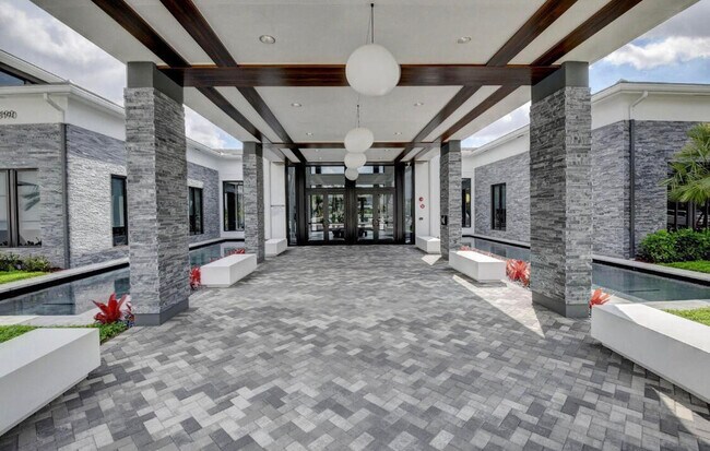 Building Photo - 17523 Rainstream Rd