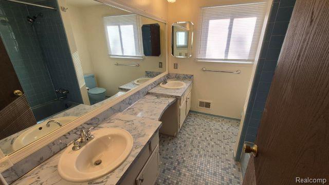 Building Photo - 42455 Bishop Rd