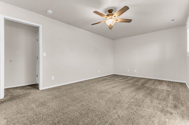 Building Photo - 126 S 300 W