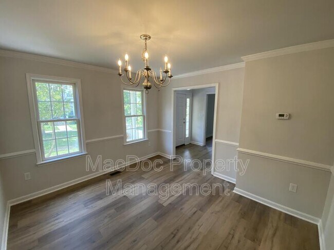 Building Photo - 7218 John Taylor Mews