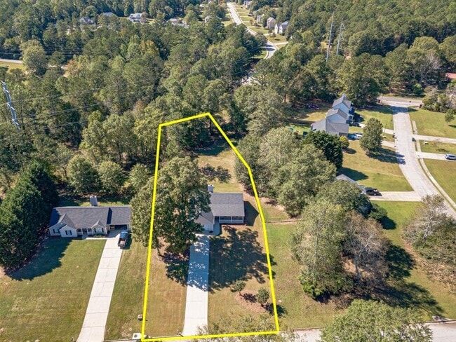 Building Photo - 701 Woodland Ridge Dr