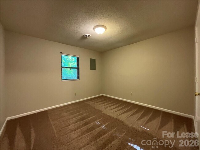 Building Photo - 201 Arthur Dr