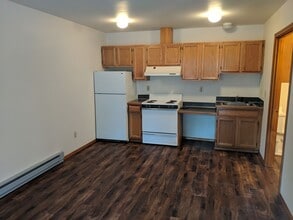 Building Photo - STUDIO WITH BONUS STORAGE