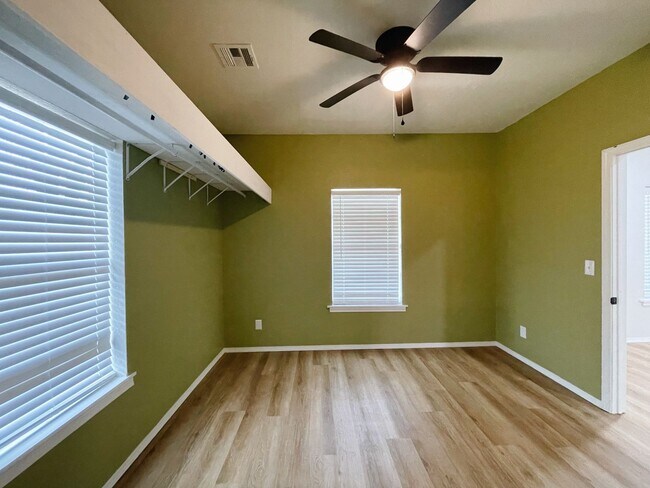 Building Photo - Beautiful 2 bedroom in Collinsville