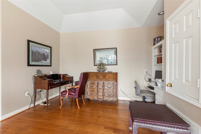 Building Photo - 457 Mariners Dr