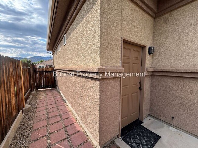 Building Photo - 963 Ranchview Cir
