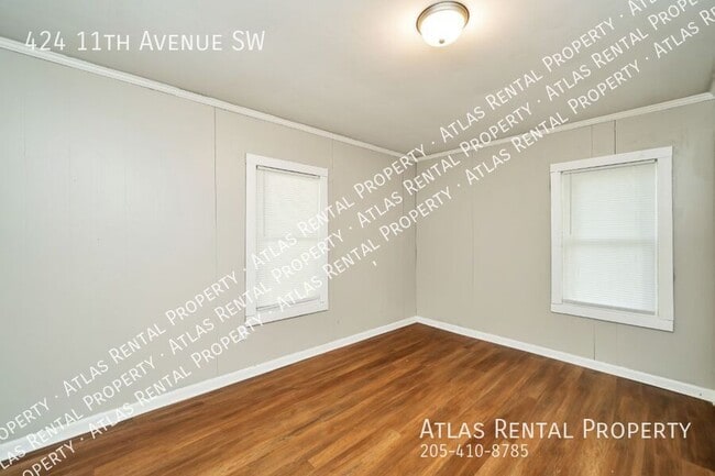 Building Photo - 424 11th Ave SW
