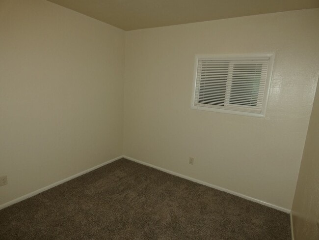 Building Photo - 822 1/2 S C Street **Upstairs Unit **