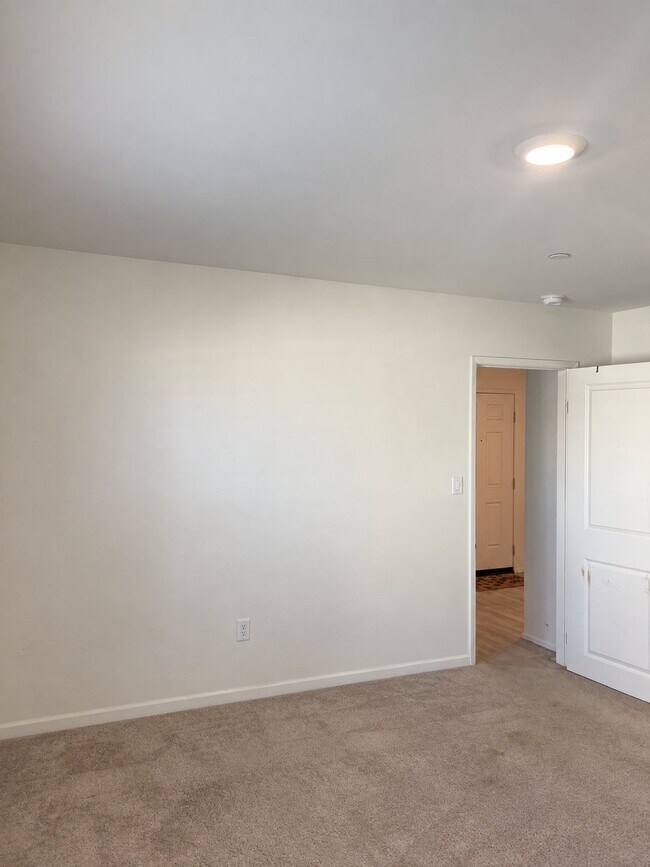 Building Photo - 1179 Mandrake Cove