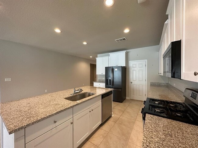 Building Photo - 10901 Mickelson Dr