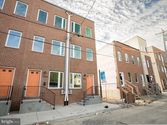 Building Photo - 2058 E William St