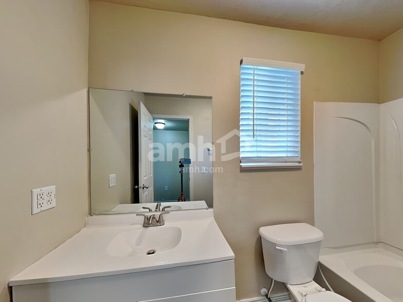 Building Photo - 1625 E Bateman Way