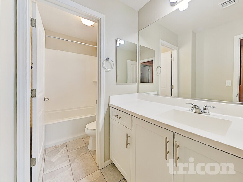 Building Photo - 12582 W Mazatzal Dr