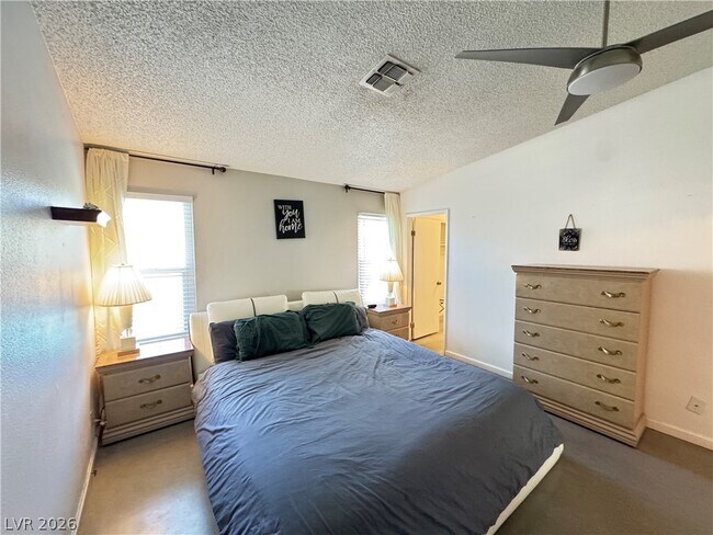 Building Photo - 7267 Sixshooter Dr