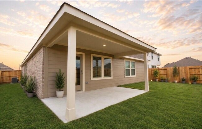 Building Photo - 7907 Elk Grv Ln