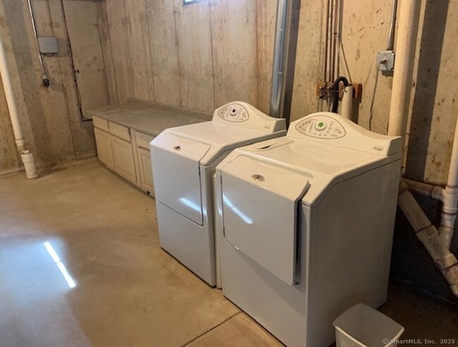 Building Photo - 16 Ancient Hwy