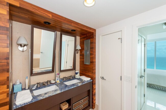 Building Photo - 6899 Collins Ave