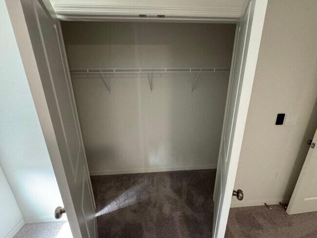 Building Photo - 27101 N Twin Lakes Dr