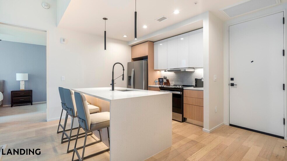 Building Photo - 143 E Commerce St