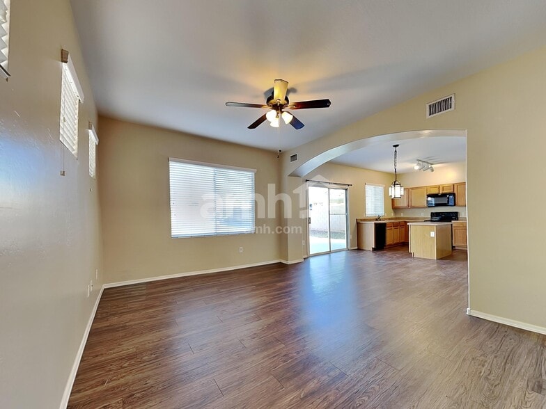 Building Photo - 1521 S 122nd Ave