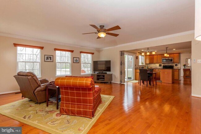 Building Photo - 53 Crestwood Ln