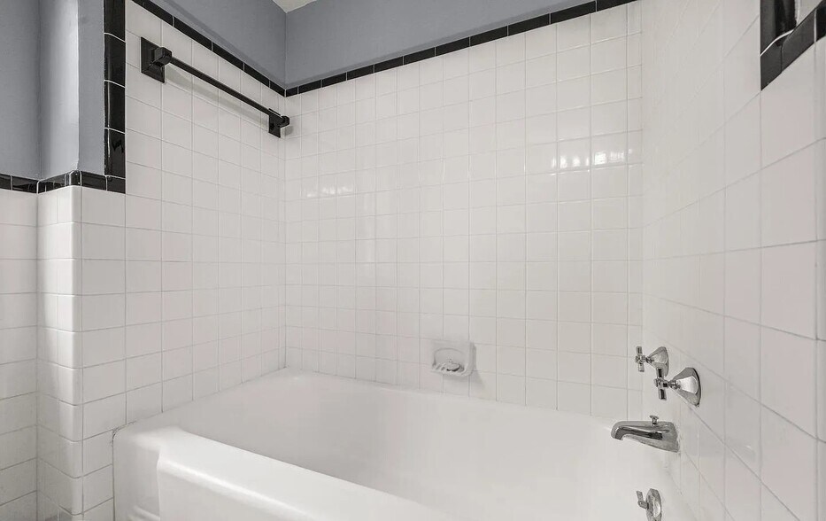 Bathroom 1 - 3601 Greenway