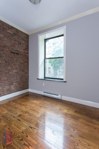 Building Photo - 9 W 103rd St