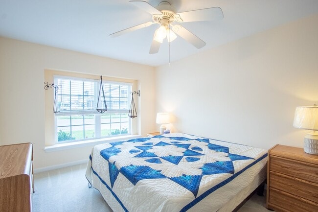 Building Photo - For Rent – Beautifully Updated Townhome in Gull Point a Waterfront Community