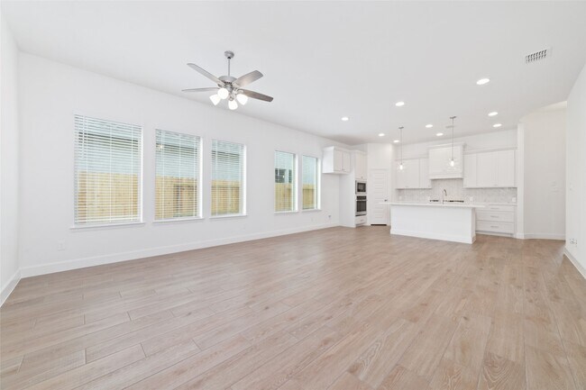 Building Photo - 31019 Star Gazer Rd