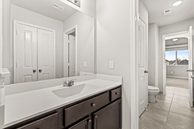 Building Photo - 3506 Lake Bella Megan Dr