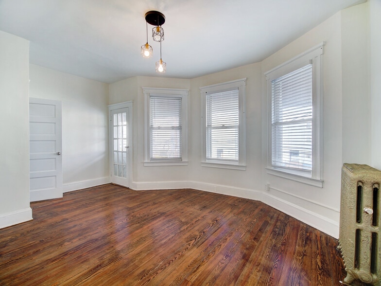 Bedroom - 322 Westfield Ave