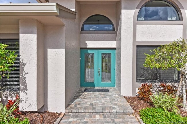 Building Photo - 4194 SW Gleneagle Cir