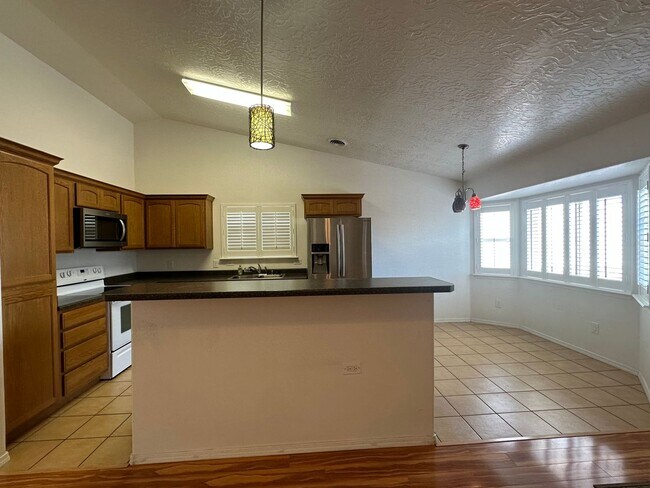 Building Photo - 4115 Azalea St