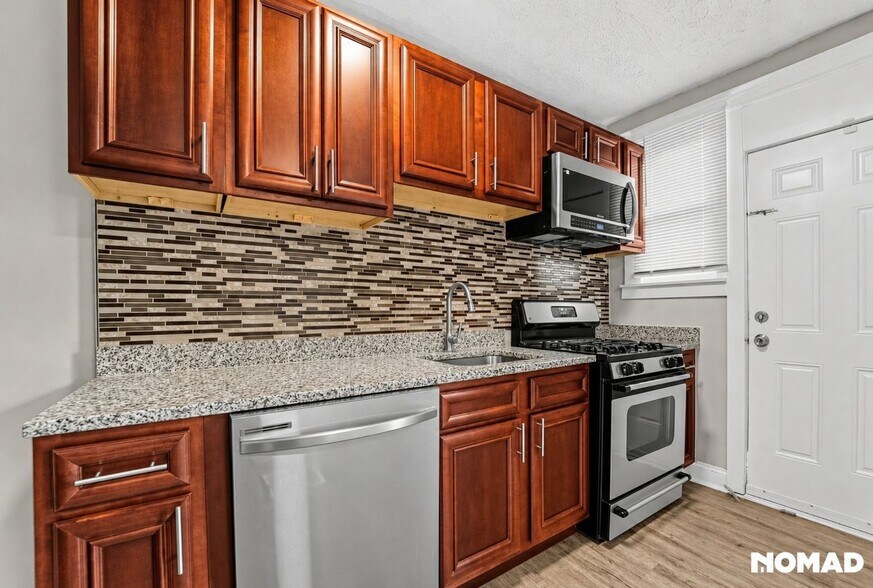 Building Photo - 3302 Elmley Ave
