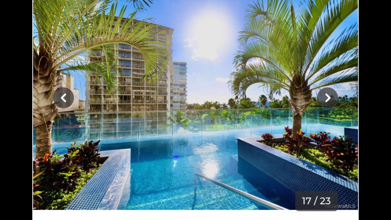Infinity pool suspended on 6th floor - 223 Saratoga Rd