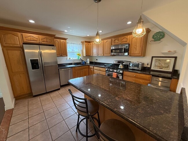 Building Photo - Spectacular 3 Bed/3 Bath Home in Long Beach!