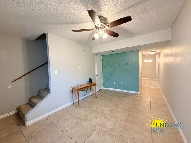 Building Photo - 705 Terrance Ct