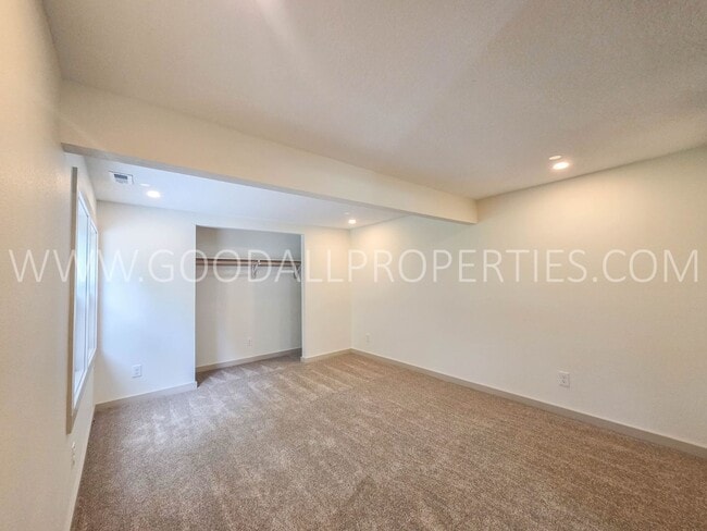 Building Photo - 32357 Homestead Cir