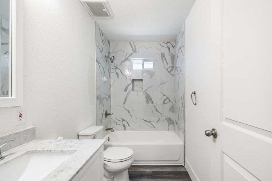Building Photo - 2409 Cava Ct