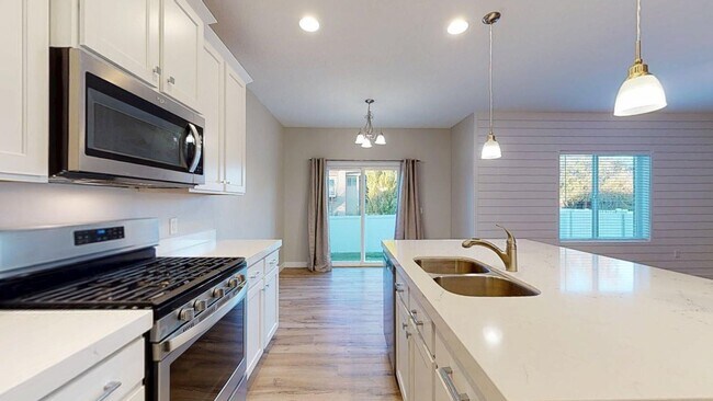 Building Photo - Draper Mills Townhome Available Soon!