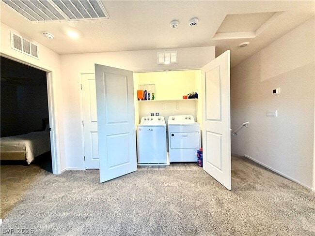 Building Photo - 6086 Lily Gdn St