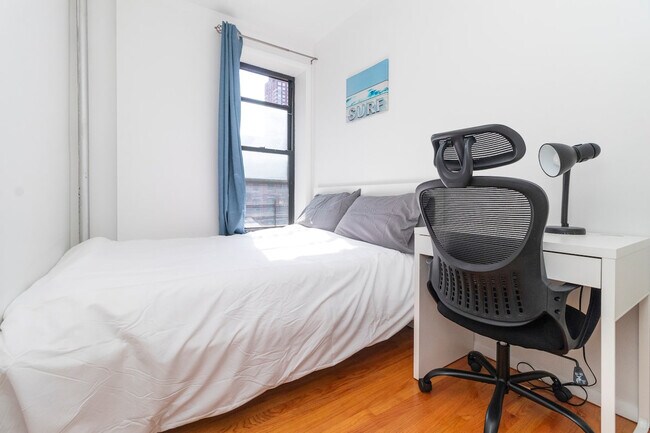 Building Photo - 1789 1st Ave